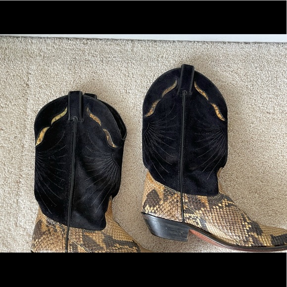 SOLD  😃 CODE WEST Women’s Snake Skin & Suede Cowboy Boots - Picture 6 of 14